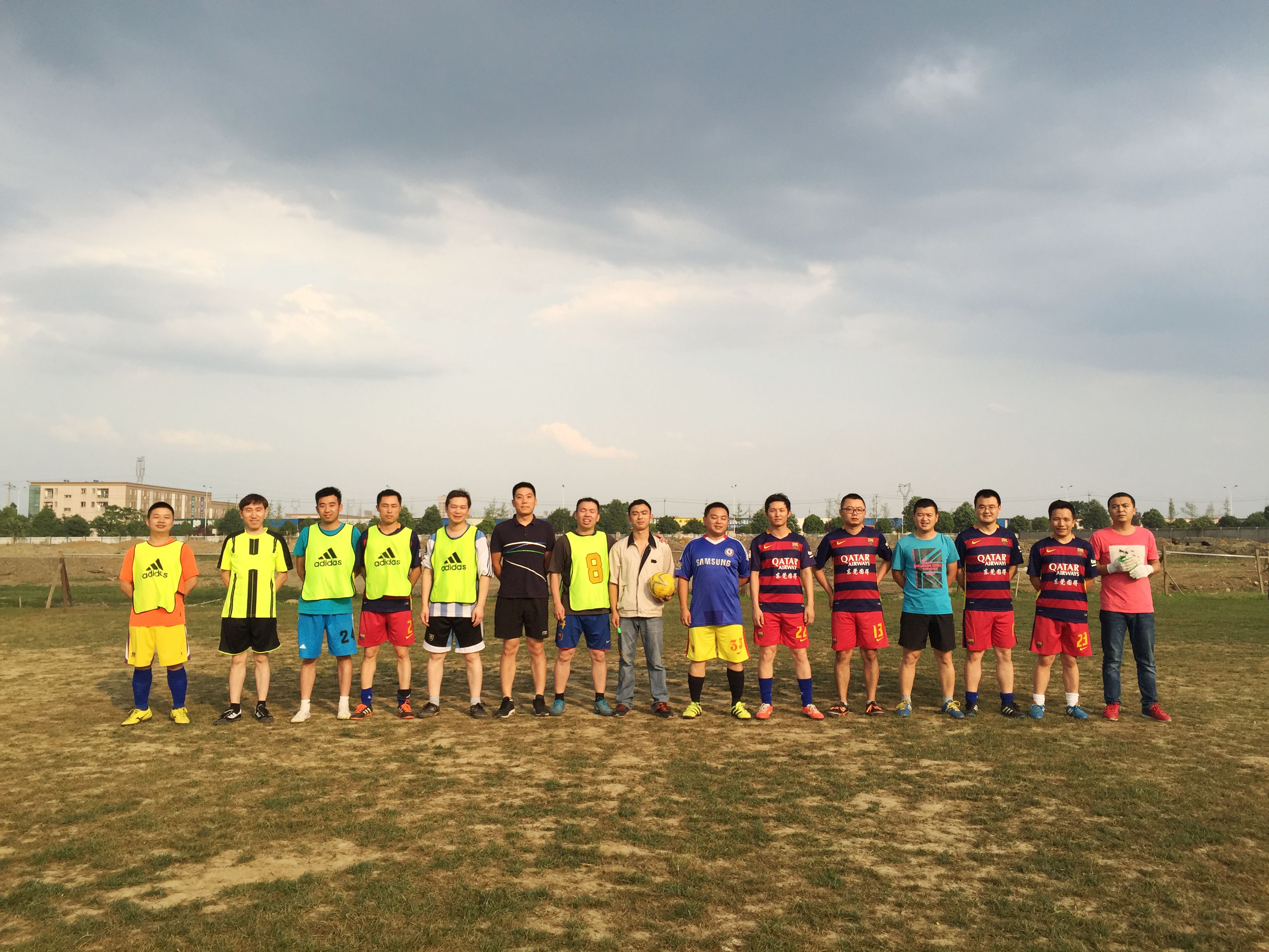 西南大区第六届“西部九五至尊VI老品牌”足球赛圆满乐成